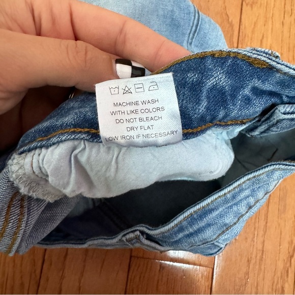 By Egreis Rory High Waist Cut Off Shorts Light Wash Size Small - Picture 7 of 9